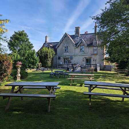 The Duke Hotel Hilmarton Экстерьер фото