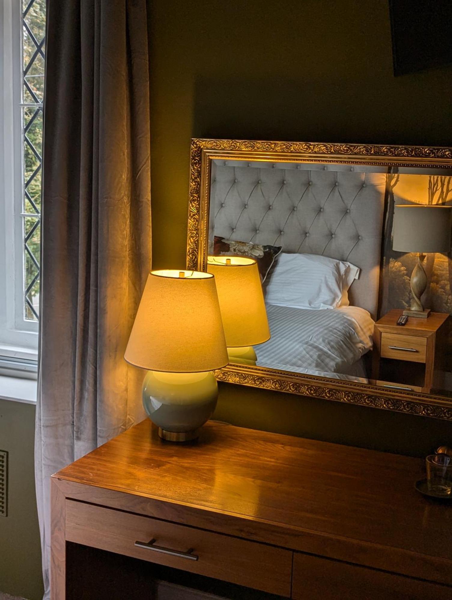 The Duke Hotel Hilmarton Экстерьер фото