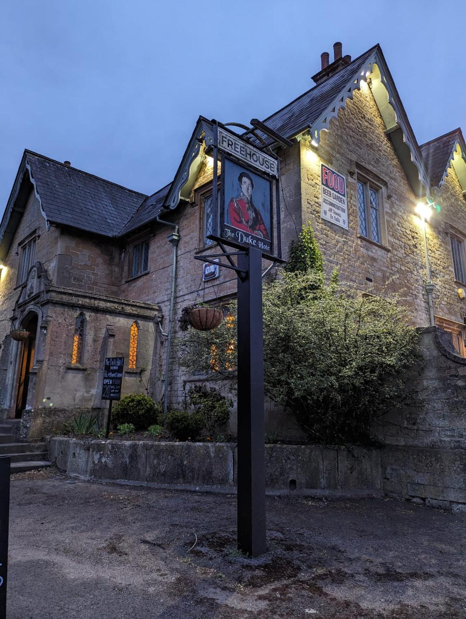 The Duke Hotel Hilmarton Экстерьер фото
