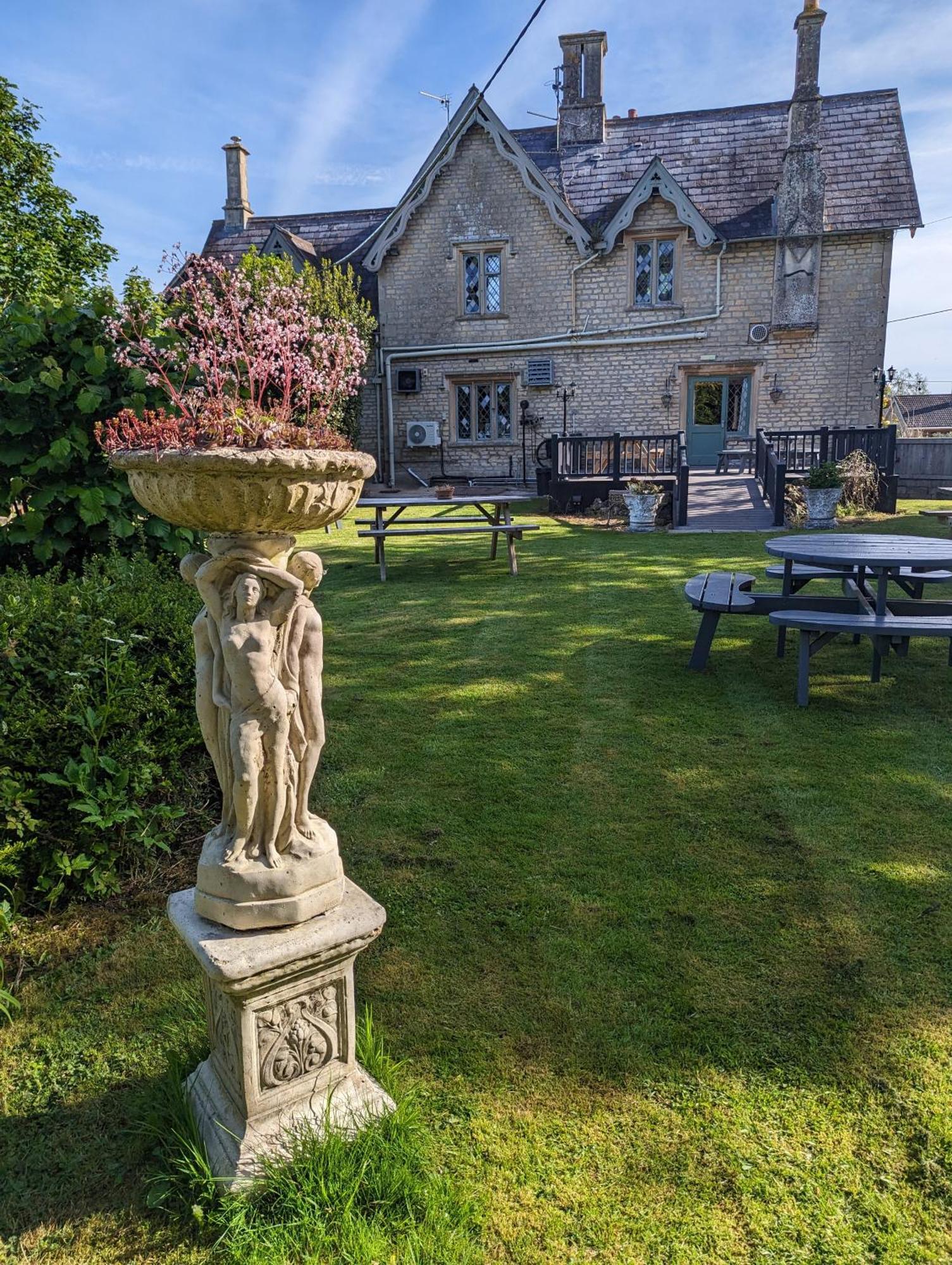 The Duke Hotel Hilmarton Экстерьер фото