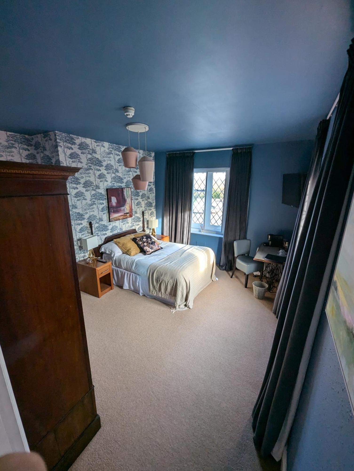 The Duke Hotel Hilmarton Экстерьер фото